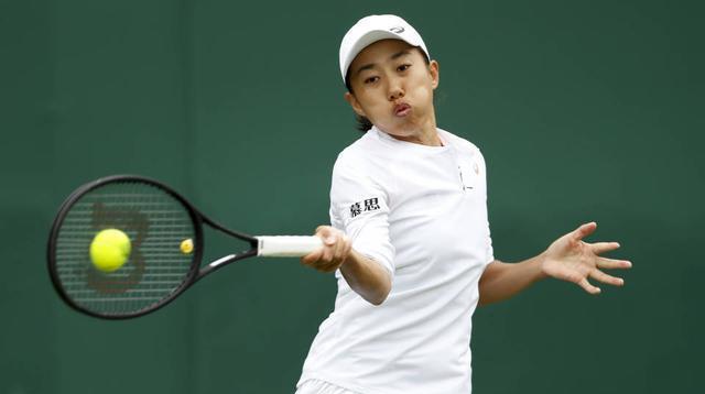 2-0夺4连胜，郑钦文终结者剑指冠军，金花前1姐张帅双抢7无缘冲冠
