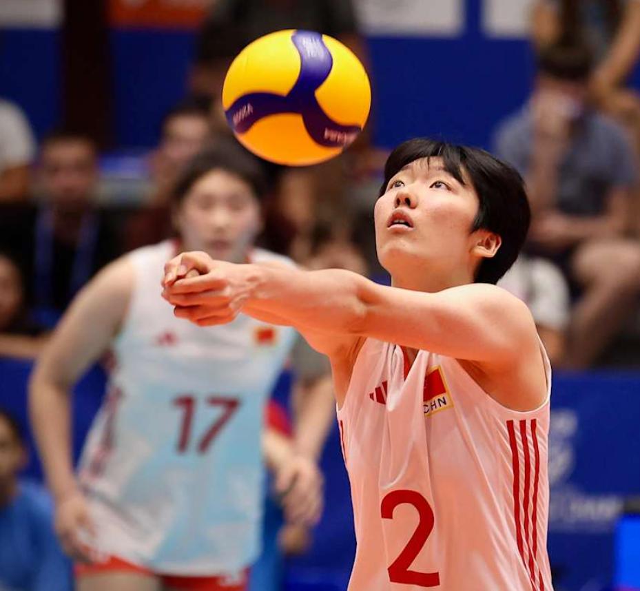 女排1-2连赢2局逆转！决胜局曹烨轩6分奇兵 5人上双晋级
