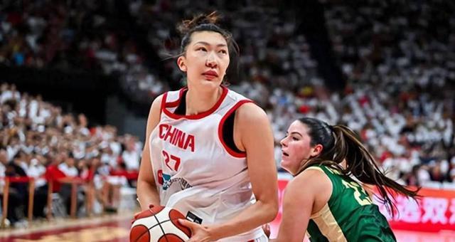 CCTV5直播中国女篮VS印尼, 韩旭引争议, 宫鲁鸣为何不重用王思雨