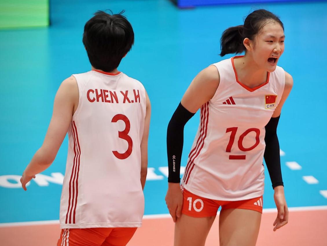 女排1-2连赢2局逆转！决胜局曹烨轩6分奇兵 5人上双晋级
