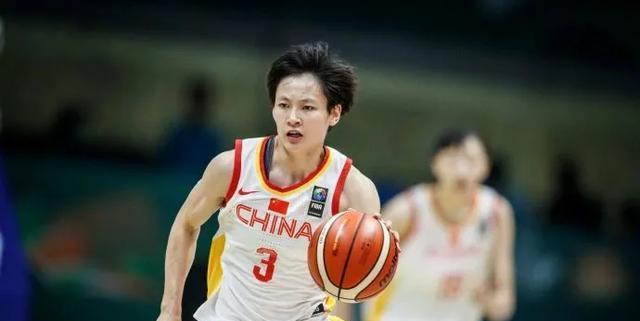 12中3+三分4中0！中国女篮26岁中锋跌落神坛 球迷：还不如带刘禹彤