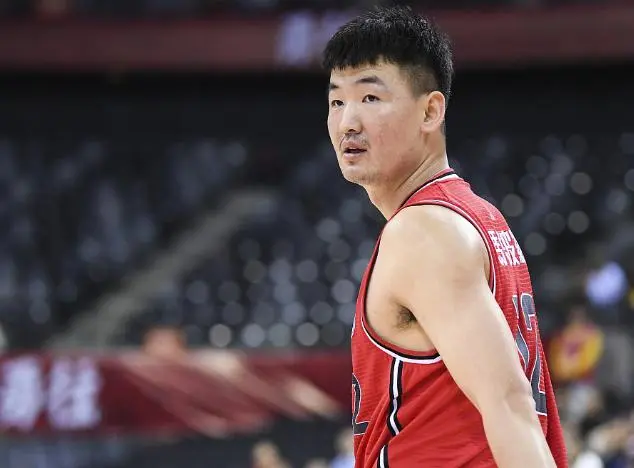 黄金年龄离开篮坛，男篮国手落寞退役无人欢送，曾是男篮最准一环