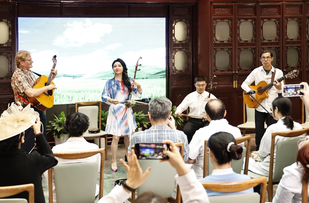 �����߽���ɽҽԺ��һ�������ż�Ϊҽ����Ա���