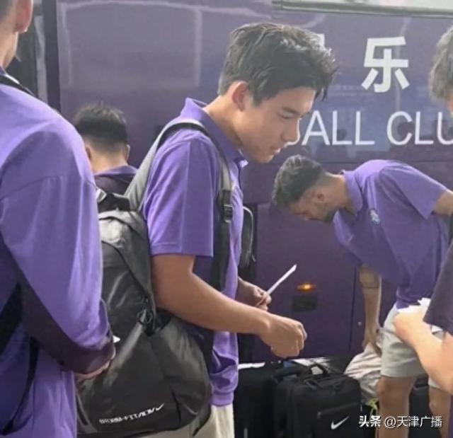 最新|李明之子加盟津门虎！被赞最帅“球二代”！