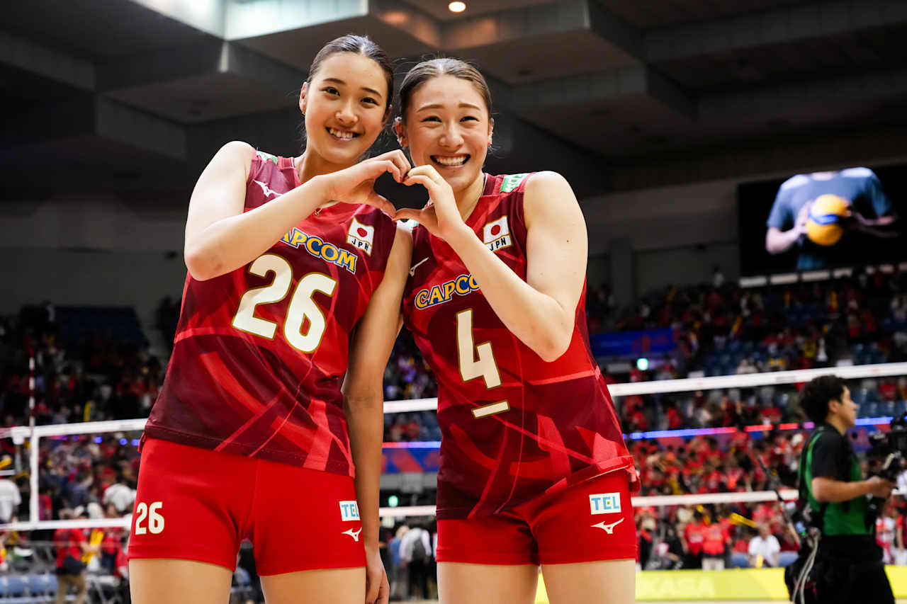 主场爆满！女排名将现身助阵 亚洲第一横扫法国 日本主场开门红