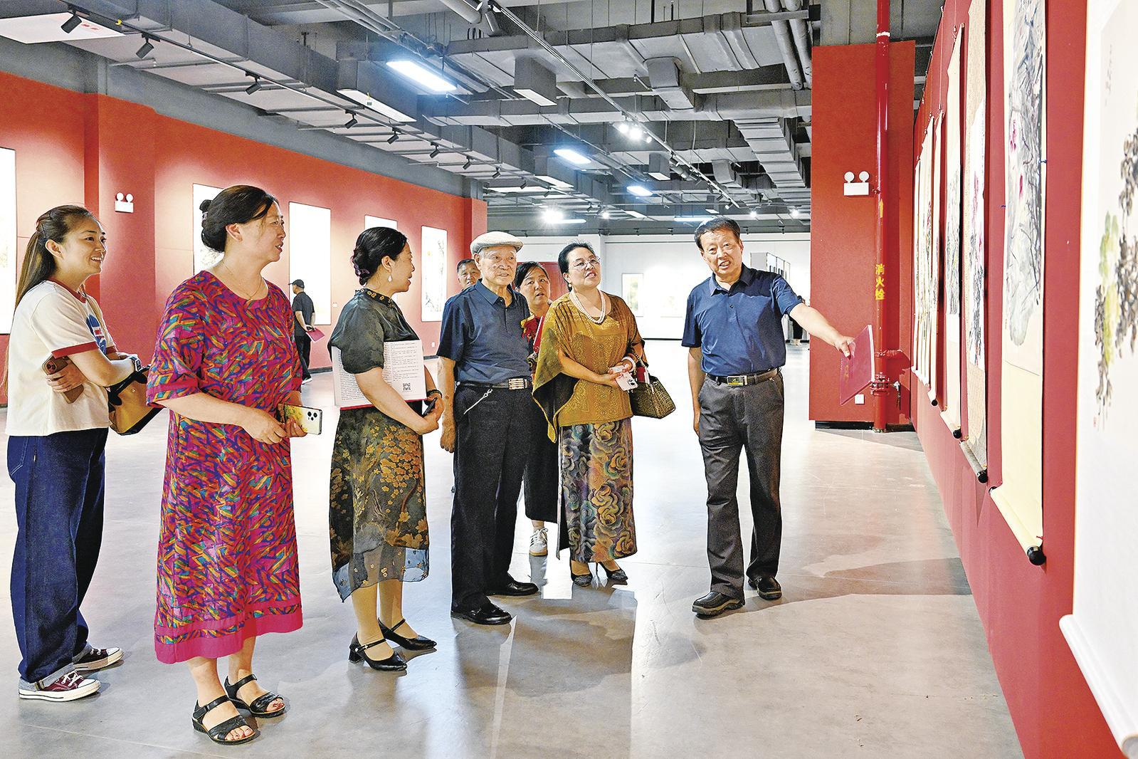 �ֳ��α����黭�����߹��Ͳ�չ��Ʒ