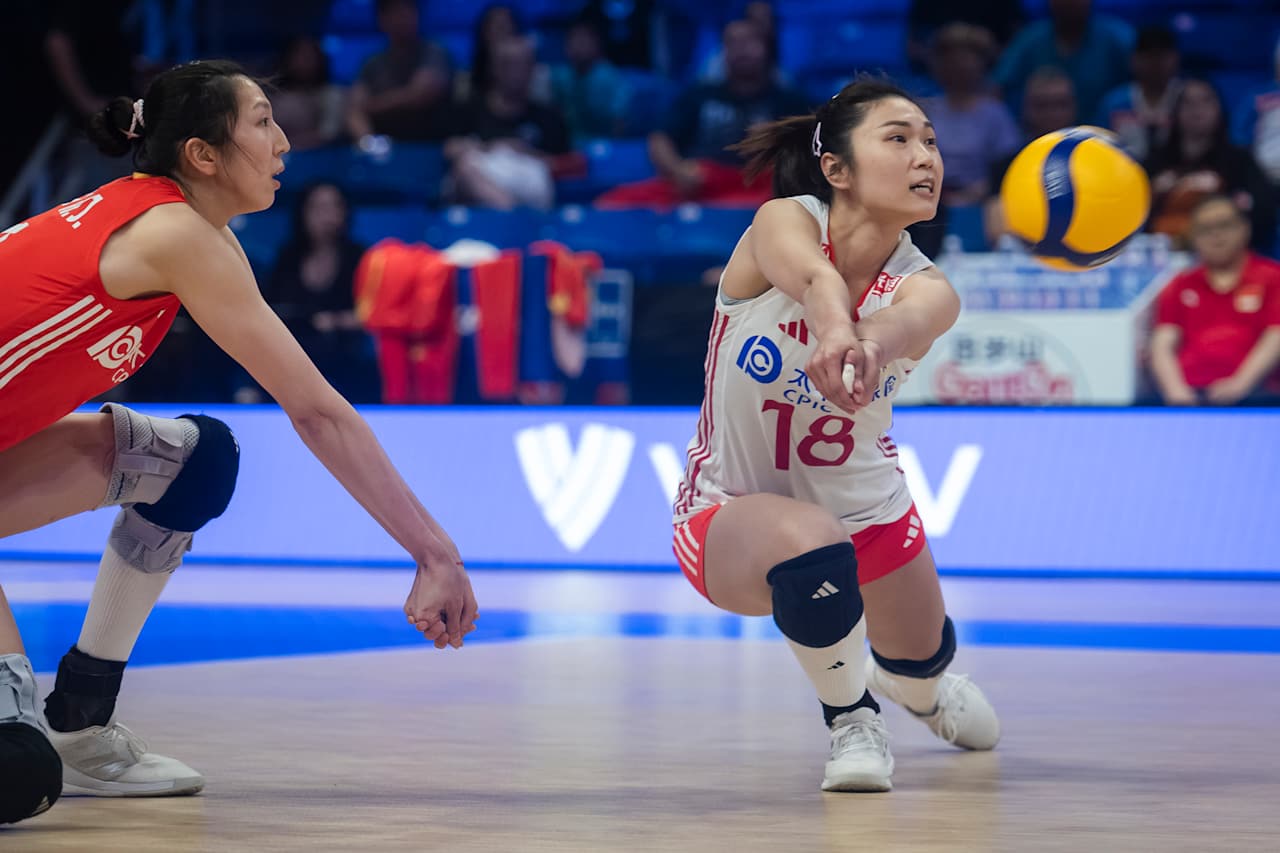 中国女排险胜！赵勇布阵惊险 吴梦洁25分 龚翔宇35扣 陈厚羽4拦3ACE