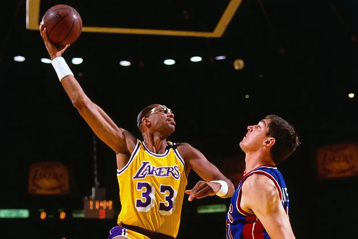 詹姆斯超乔丹！美媒晒NBA历史79大巨星：科比8邓肯10库里升至13名