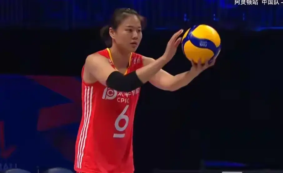 正在直播！中国女排VS多米尼加女排，实时比分:第一局25-22拿下
