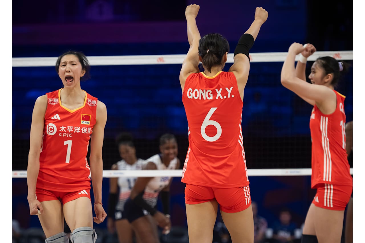 中国女排险胜！赵勇布阵惊险 吴梦洁25分 龚翔宇35扣 陈厚羽4拦3ACE