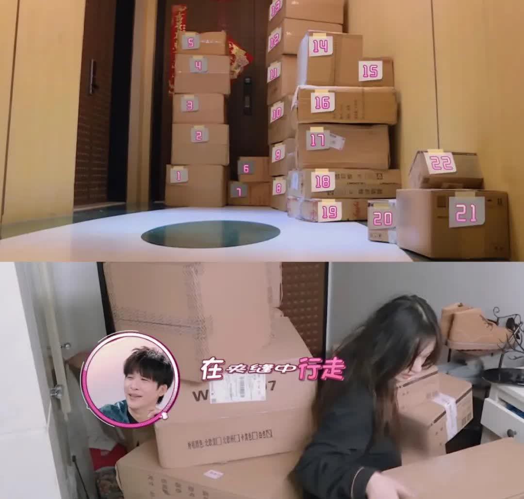 29岁林允晒出北京的家火了，全屋物品堆积成山，她却说：舒服就好