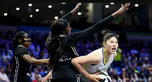 一个3分球7中4，一个12中1，同为女篮内线核心，留洋与否差距明显