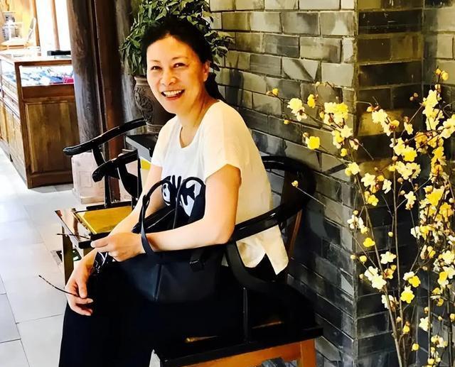 岳红的女儿原来是她，14岁开始拍戏，长相甜美，搭档的都是老戏骨