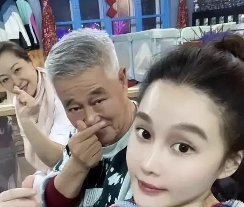 赵本山女儿球球抑郁症复发！说话颤音、手抖，已患有抑郁症10年