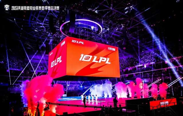 LPL迎巨变！参赛队伍公布，两大豪门失参赛资格惊呆众人！