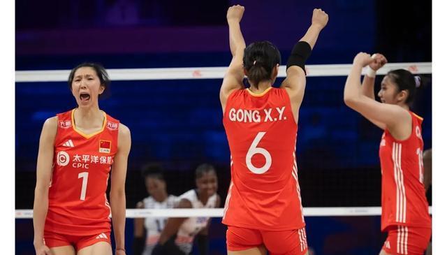 中国女排险胜！赵勇变阵 吴梦洁25分 龚翔宇35扣 陈厚羽4拦3ACE亮眼
