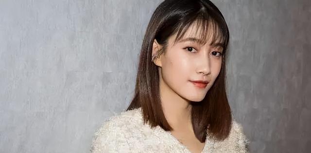 长相平平却为何资源不断？冯小刚评价一针见血，被低估的星二代！