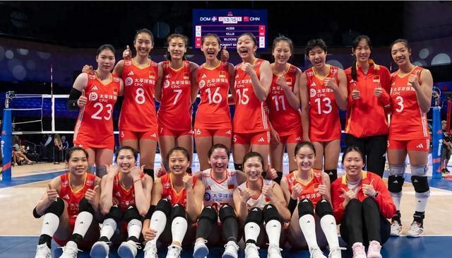 中国女排险胜！赵勇变阵 吴梦洁25分 龚翔宇35扣 陈厚羽4拦3ACE亮眼