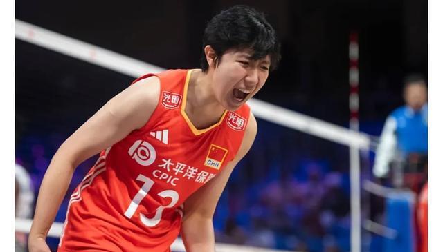中国女排险胜！赵勇变阵 吴梦洁25分 龚翔宇35扣 陈厚羽4拦3ACE亮眼