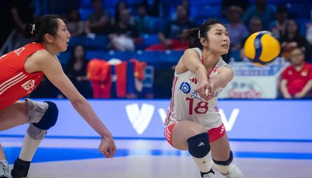 中国女排险胜！赵勇变阵 吴梦洁25分 龚翔宇35扣 陈厚羽4拦3ACE亮眼