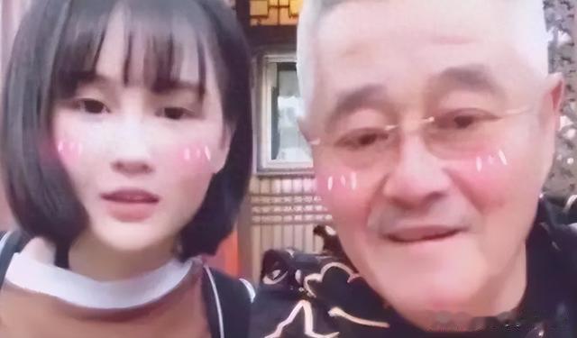 赵本山女儿球球回应抑郁症发作，称十年了父母早已麻木