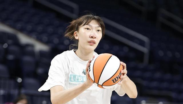 12投仅3中？李月汝的表现，戳穿了多少女篮球员的真实面目