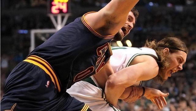 交易达成！3换1，NBA恶汉啊，曾一个动作废了乐福+改变NBA格局