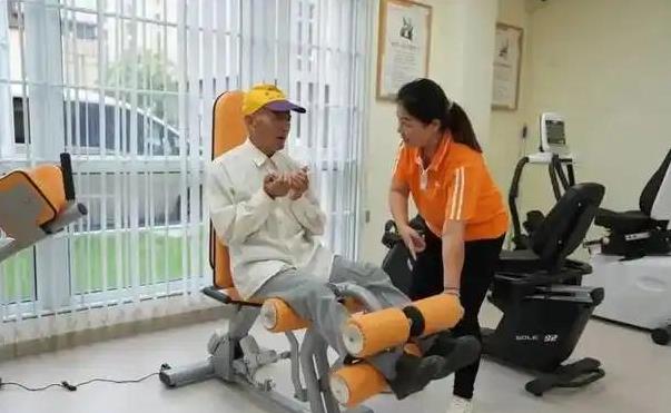 高温天运动有风险，65岁后这3种方式，医生劝你别碰！