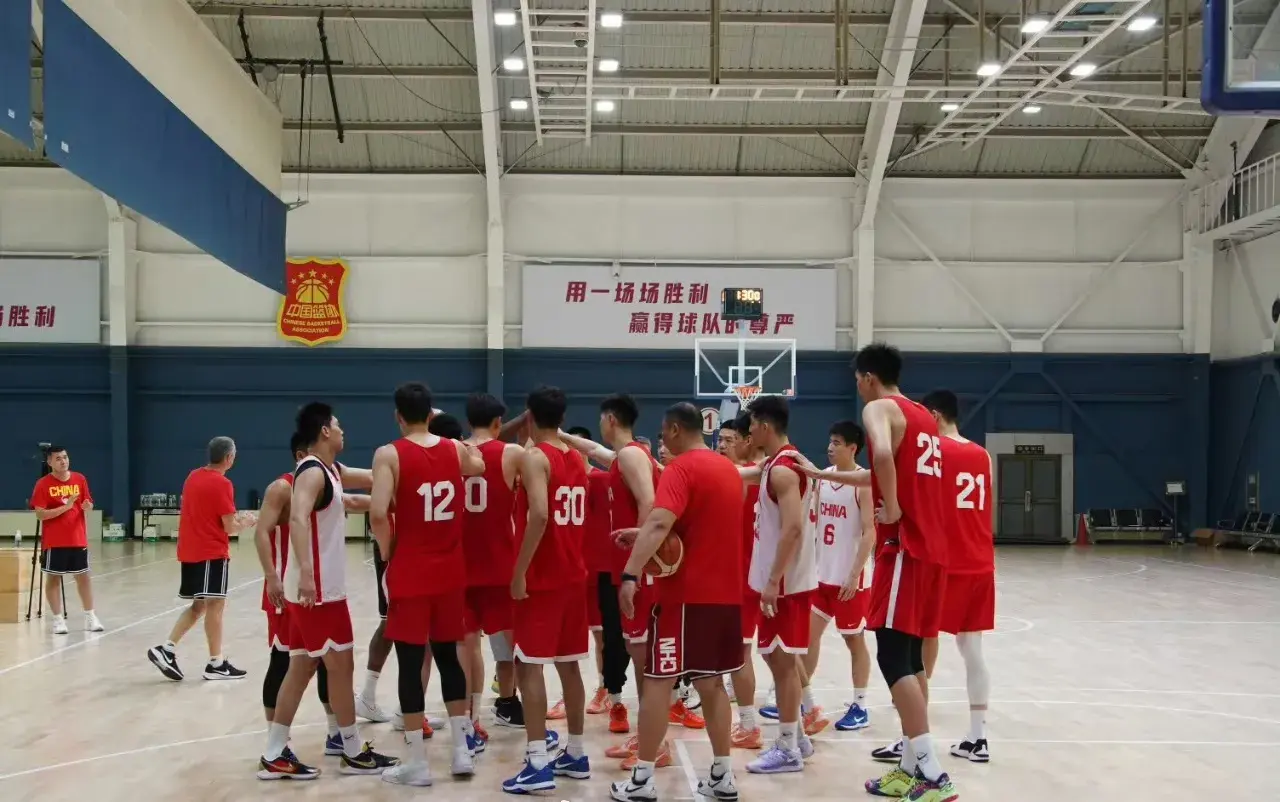 中国男篮热身赛对阵突尼斯首场结果没有公布，还有三场打完回家