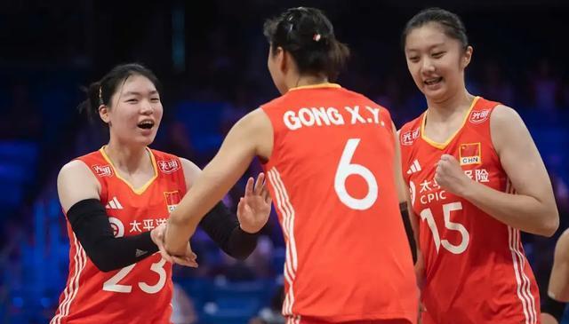中国女排世联赛3-2险胜多米尼加，球员得分出炉，吴梦洁砍最高分