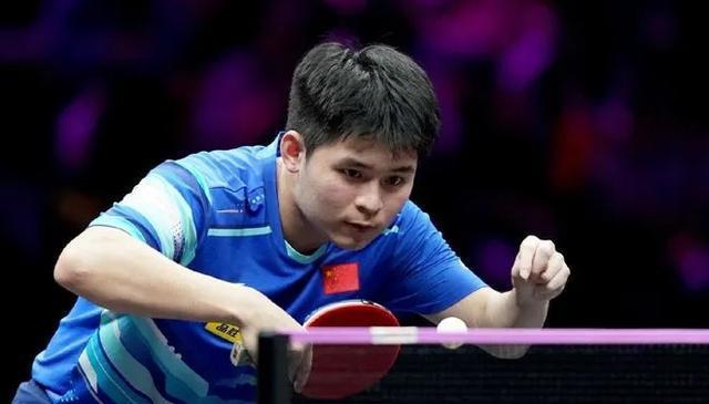 林诗栋3-0冯翊新，WTT大满贯次轮，林诗栋实力碾压，轻松晋级16强