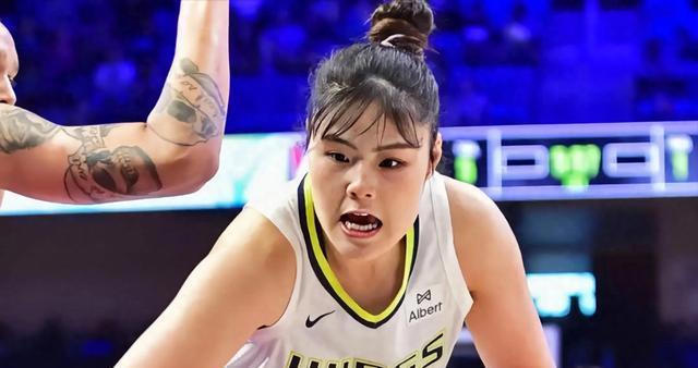 李月汝18分10篮板，首发+两双，WNBA常规赛，飞翼76-87不敌天空！