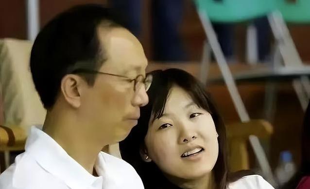 14岁奥运封神，23岁嫁豪门，47岁伏明霞幸福依旧？