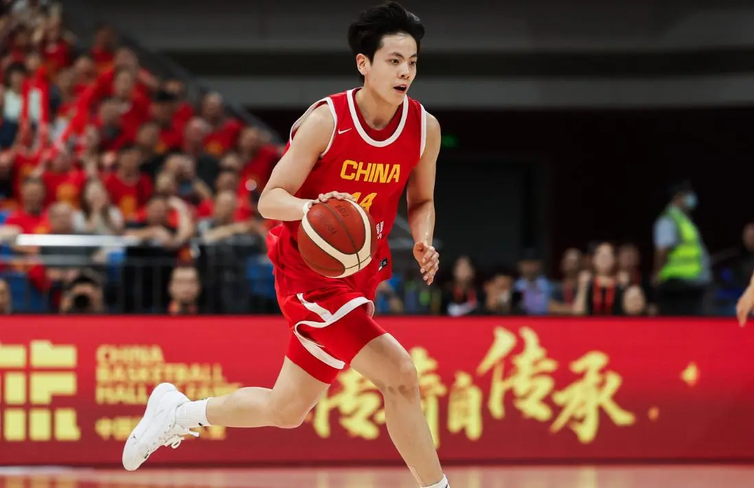 中国女篮五大锋线已明朗！李梦两大替身领衔，宫鲁鸣放弃潘臻琦？