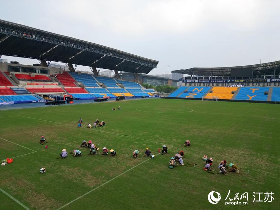 “苏超”南通赛区再易主场 人民网探访南通足球训练中心如皋基地