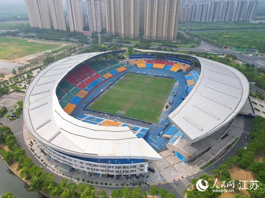 “苏超”南通赛区再易主场 人民网探访南通足球训练中心如皋基地
