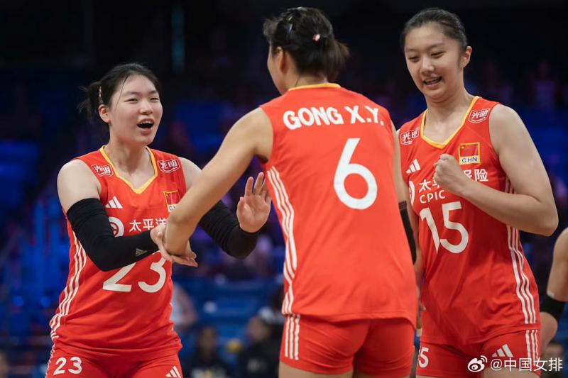 世界女排联赛｜中国女排艰难拿下美国站开门红