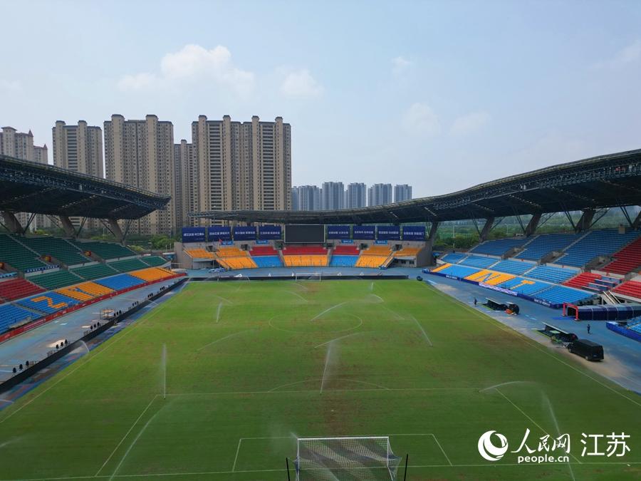 “苏超”南通赛区再易主场 人民网探访南通足球训练中心如皋基地