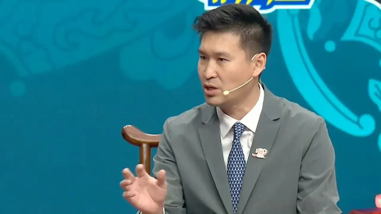 四川男篮官宣霍楠加盟，职位没明说但明显是总经理看看怎么改革吧