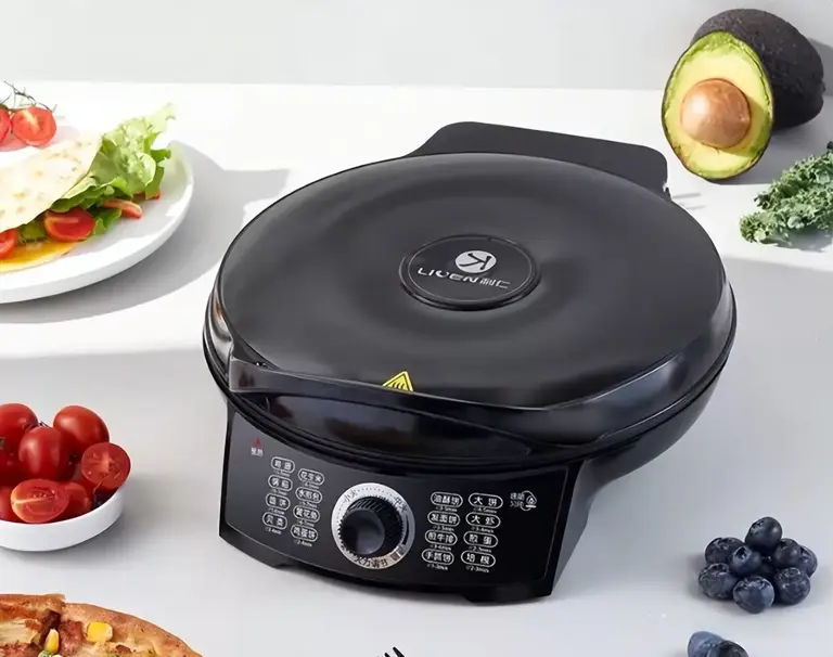 鸡蛋饼简单又好吃的做法，手不沾面，一搅一煎就上桌，太香了