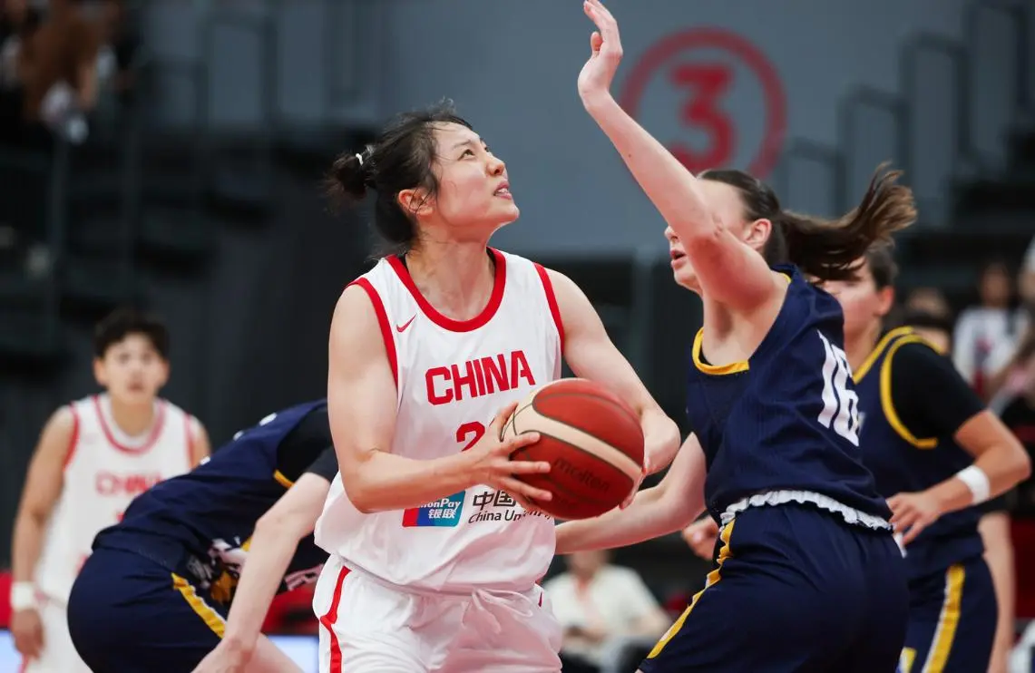 CCTV5直播！中国女篮V印尼，张子宇称霸内线，宫鲁鸣重用李梦替身