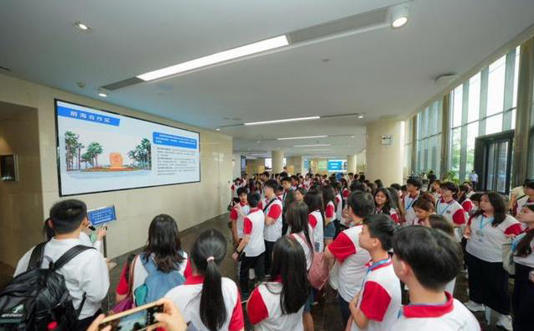 135名学生齐聚深圳，法治交流火花四溅，大湾区未来靠他们？