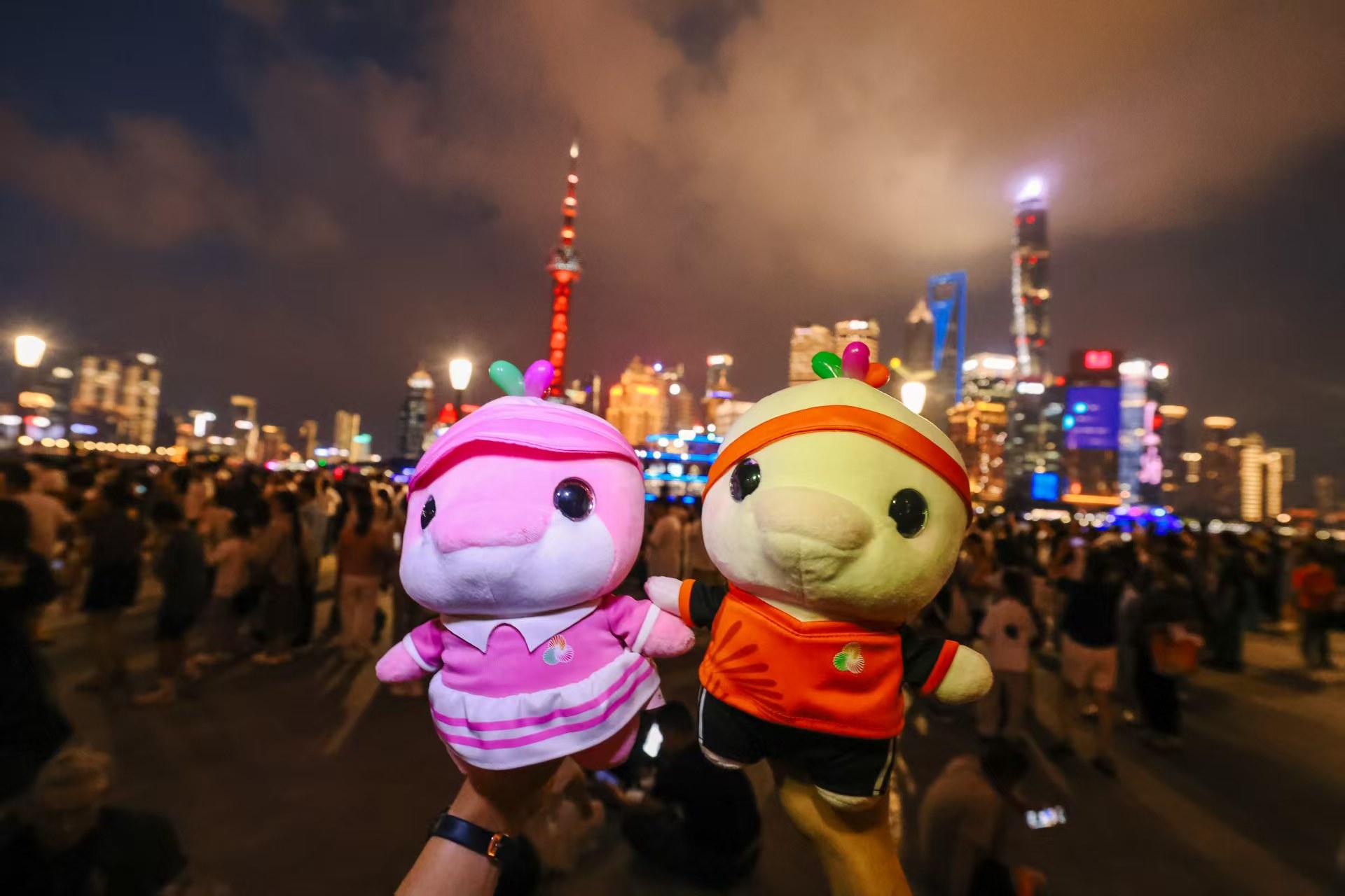侬好赛雷！“十五运·十五城”上海站活动举行，全运巴士畅游上海