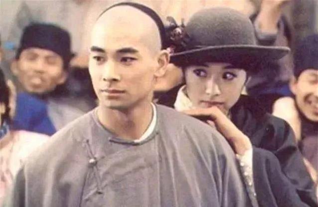 19岁武术冠军一脚踏进香港影坛，却因太耿直被圈子放逐？