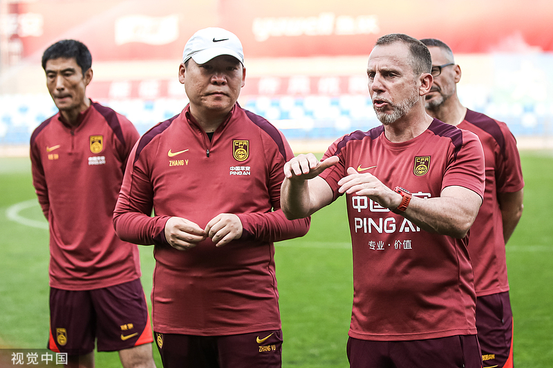 东体：国足战日本将变阵五后卫 先把篱笆扎牢