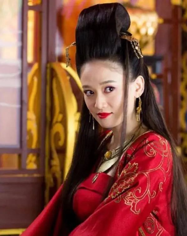 陈乔恩，46岁已婚女演员的职业自由宣言