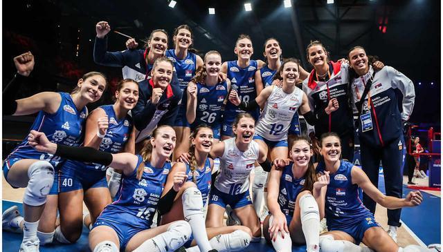 3-0！世联赛战报：世界第1打疯了，10连胜，意大利女排一骑绝尘！