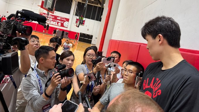 杨瀚森谈历史五人组：没见过更老的球员，所以选现役的詹东欧眉约_1