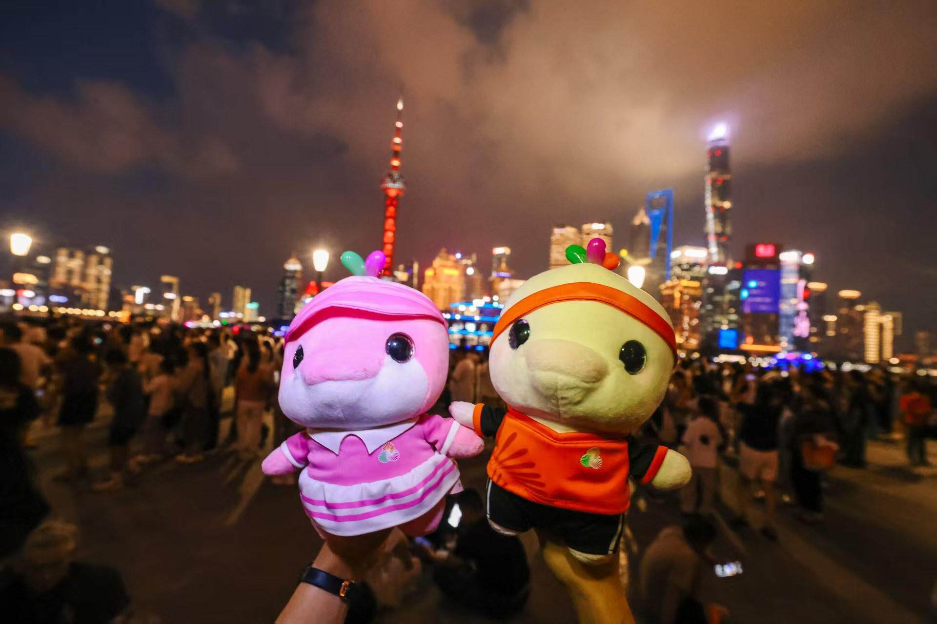 侬好赛雷！“十五运·十五城”上海站活动举行，全运巴士畅游上海