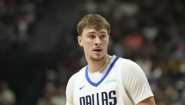NBA夏季联赛 状元弗拉格首秀21中5 布朗尼8中2平分秋色 湖人输了2分